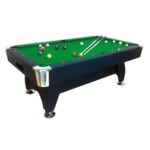 Table de billard avec accessoires